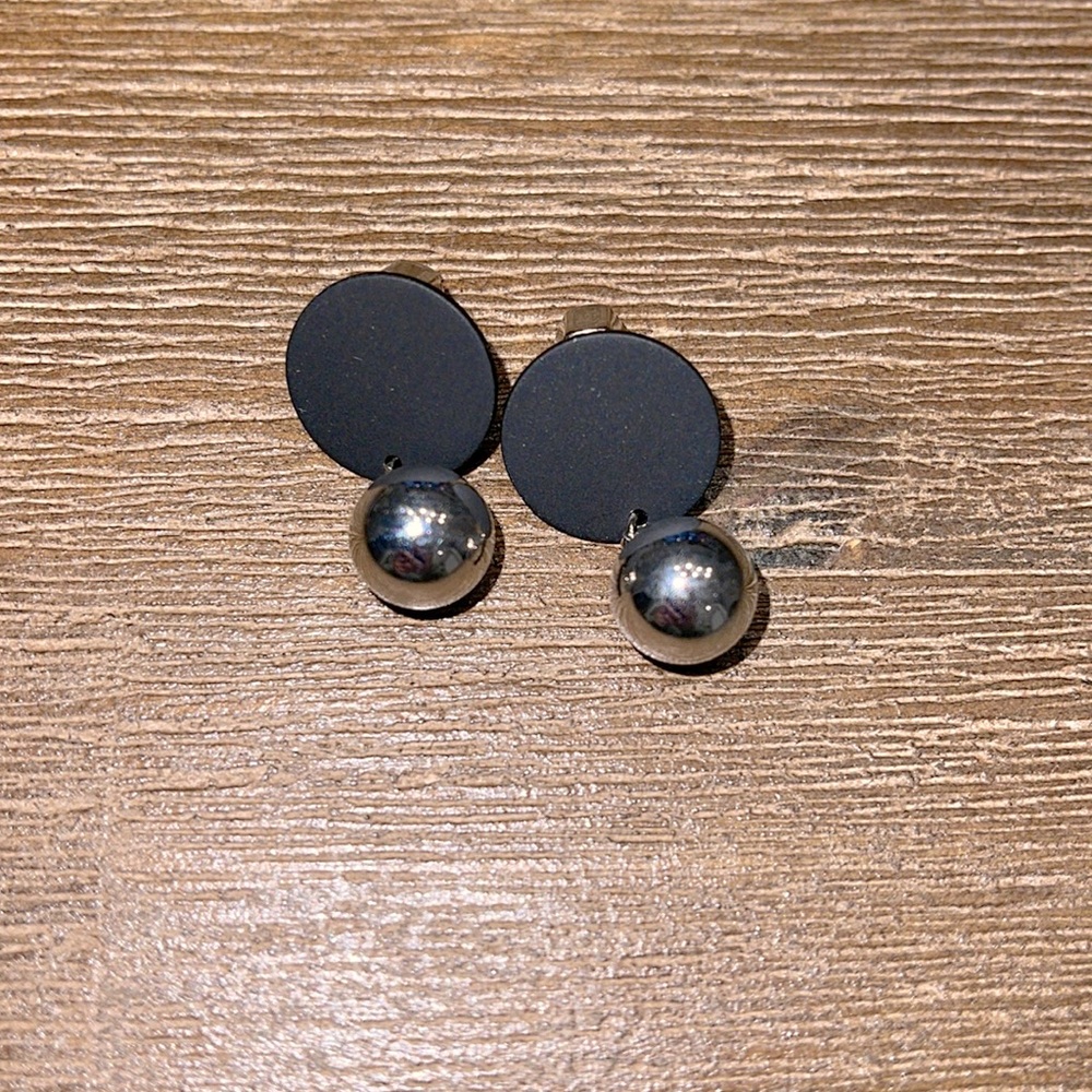 Dangling earrings